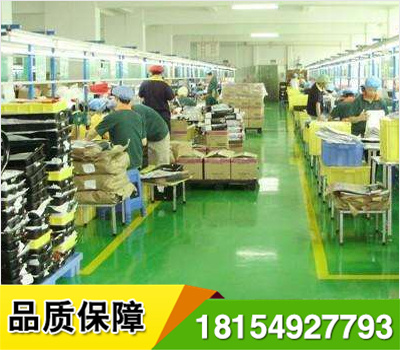 車(chē)間倉(cāng)庫(kù)、劃線施工不用噴涂機(jī)械,熱熔機(jī)械,地面涂膠后直接粘貼,立即可以通車(chē),野外施工簡(jiǎn)便,經(jīng)久耐用,標(biāo)線邊緣整齊,作圖剪字方便,長(zhǎng)期使用之平均造價(jià)低于所有標(biāo)線漆價(jià)格.高速路一
